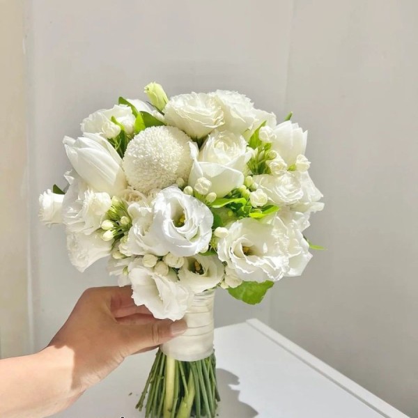 Hoa Hồng Cưới Biểu Tượng Tình Yêu Vĩnh Cửu Lãng Mạn